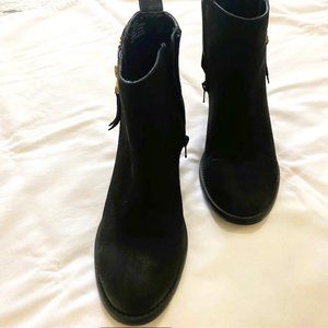 Steve Madden Stylish black boots Wantagh  7M  Leather upper  Rubber sole